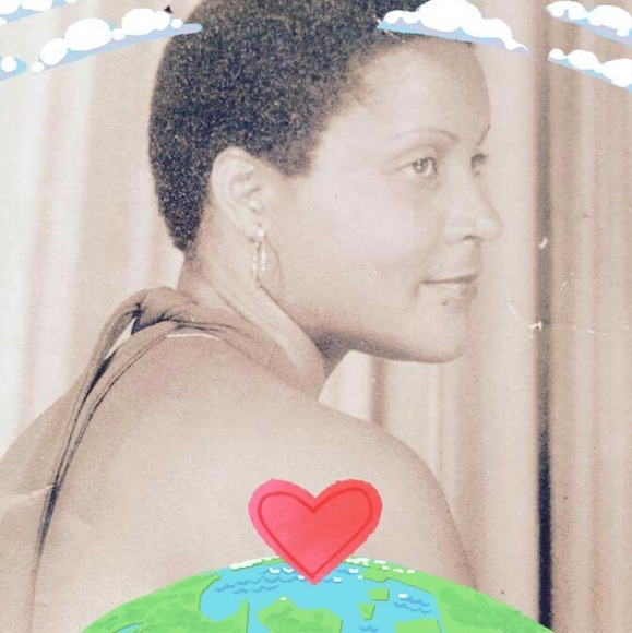 Poshmark profile picture for @mayotte